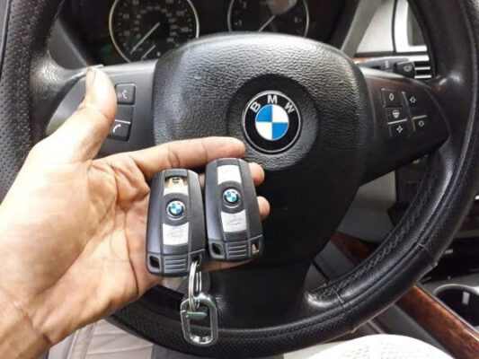 Chìa Khóa BMW 320i 2010