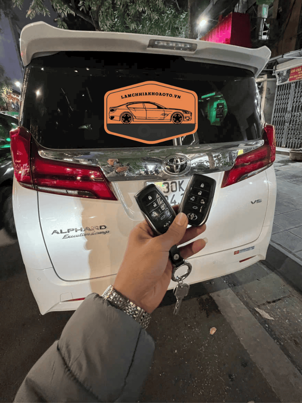 Chìa Khóa Toyota Alphard