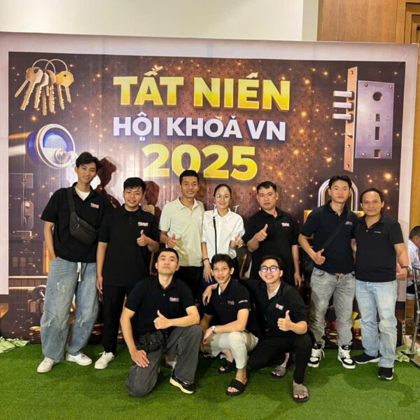 Đội hình làm chìa khoá ô tô sai gon